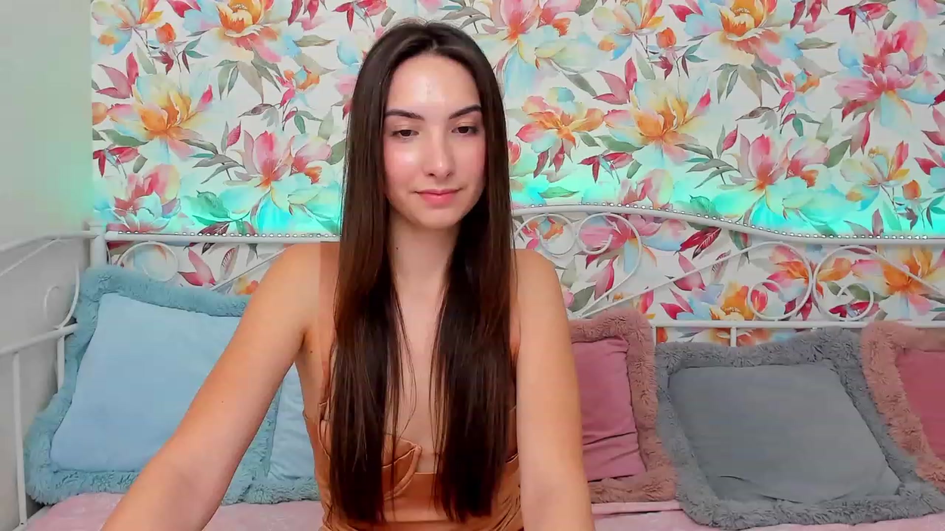 Gallery image thumbnail from KeliRose's myfreecams stream on, 12/04/2023, 20:02 image 14 of 20