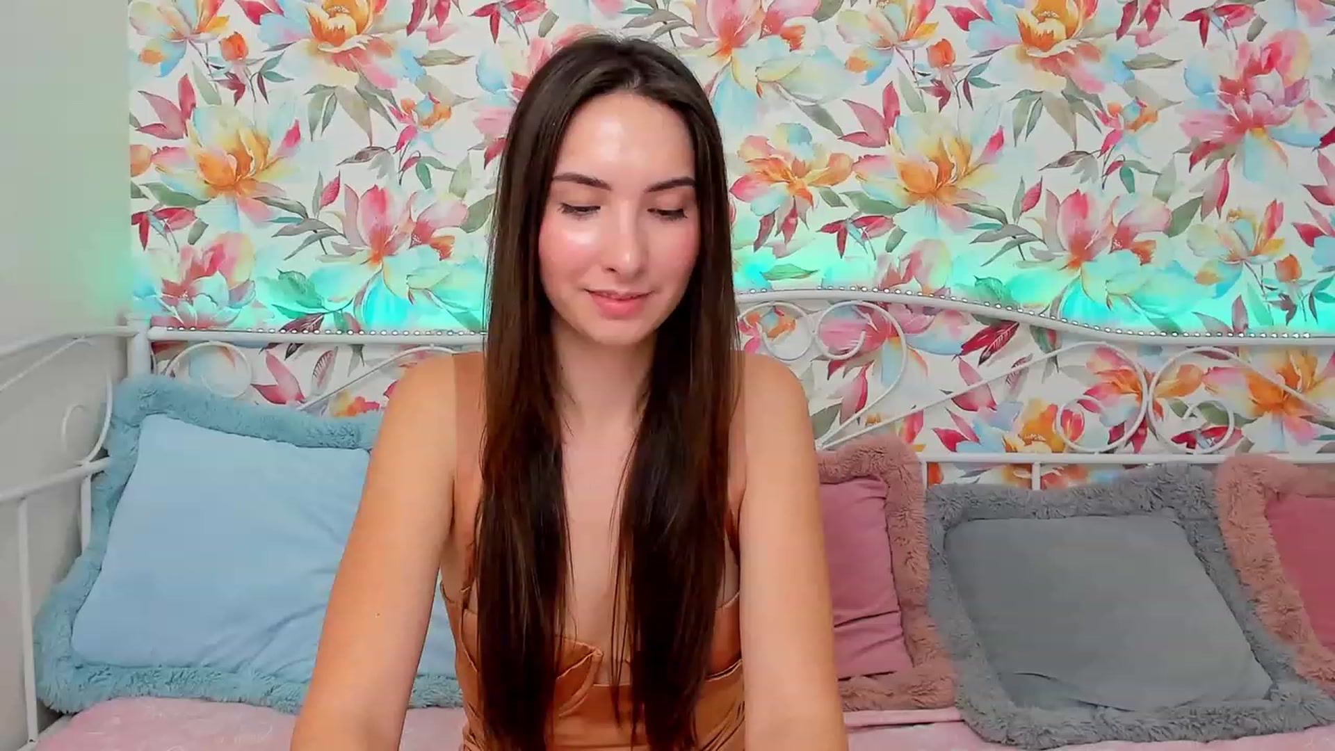Gallery image thumbnail from KeliRose's myfreecams stream on, 12/04/2023, 20:02 image 17 of 20