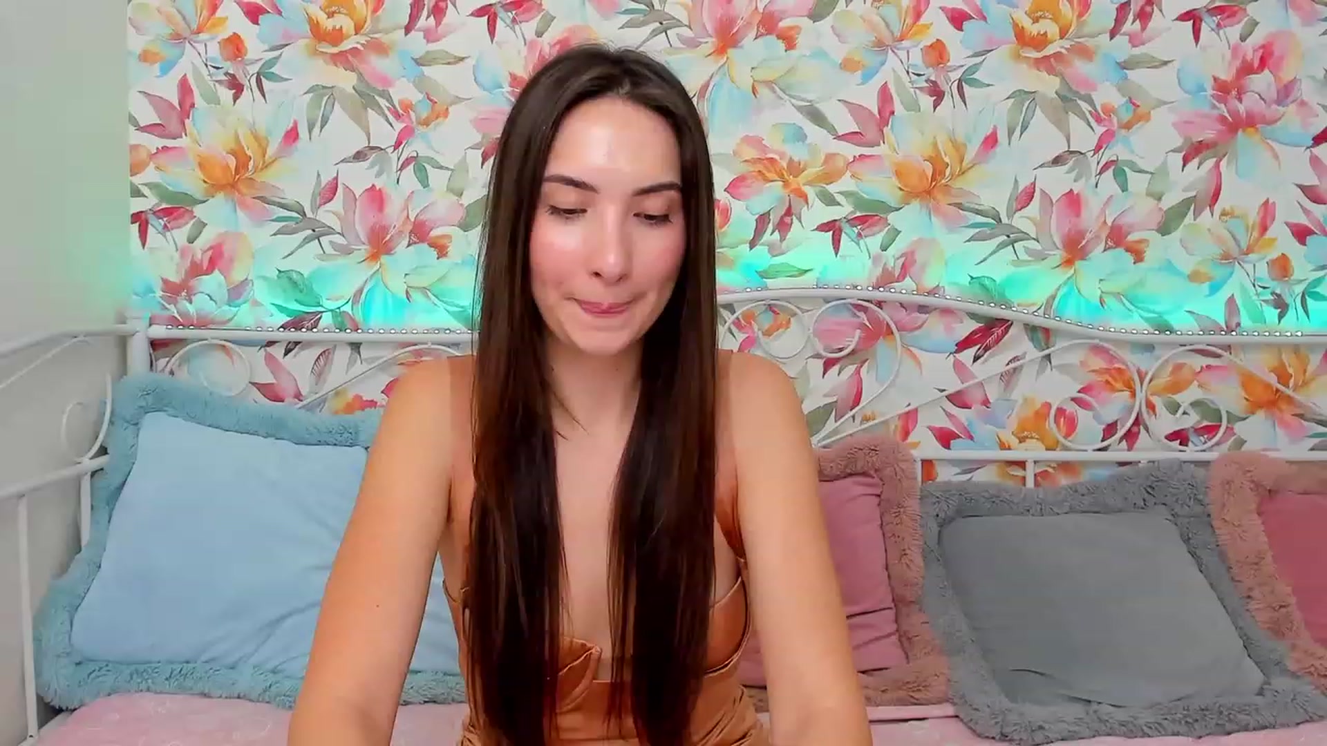 Gallery image thumbnail from KeliRose's myfreecams stream on, 12/04/2023, 20:02 image 19 of 20