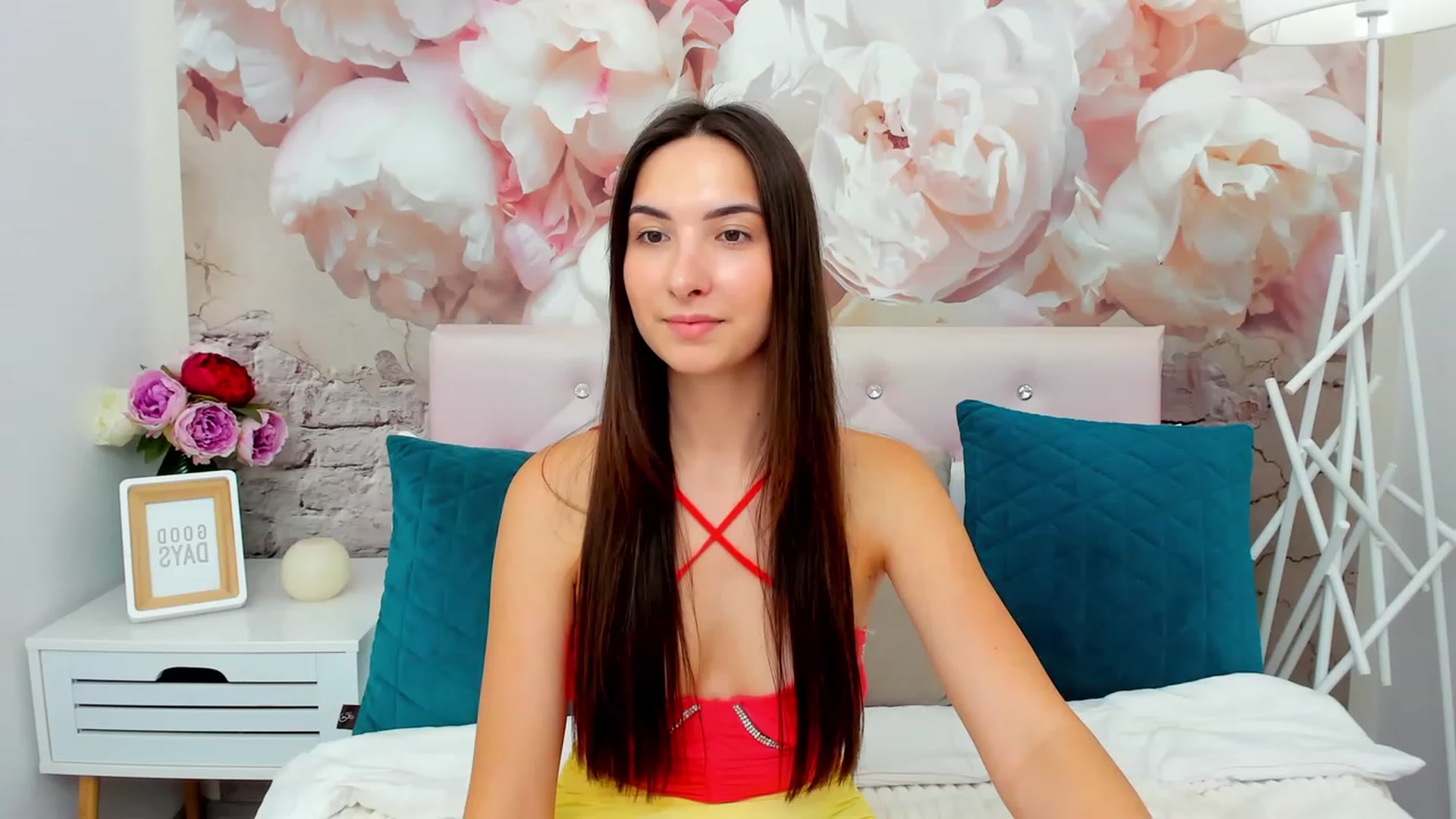 Gallery image thumbnail from KeliRose's myfreecams stream on, 12/05/2023, 13:01 image 3 of 20