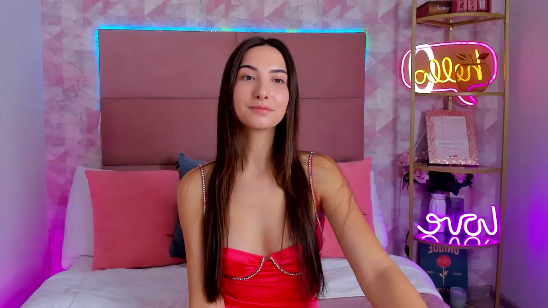 Gallery image thumbnail from KeliRose's myfreecams stream on, 12/07/2023, 09:10 image 3 of 20