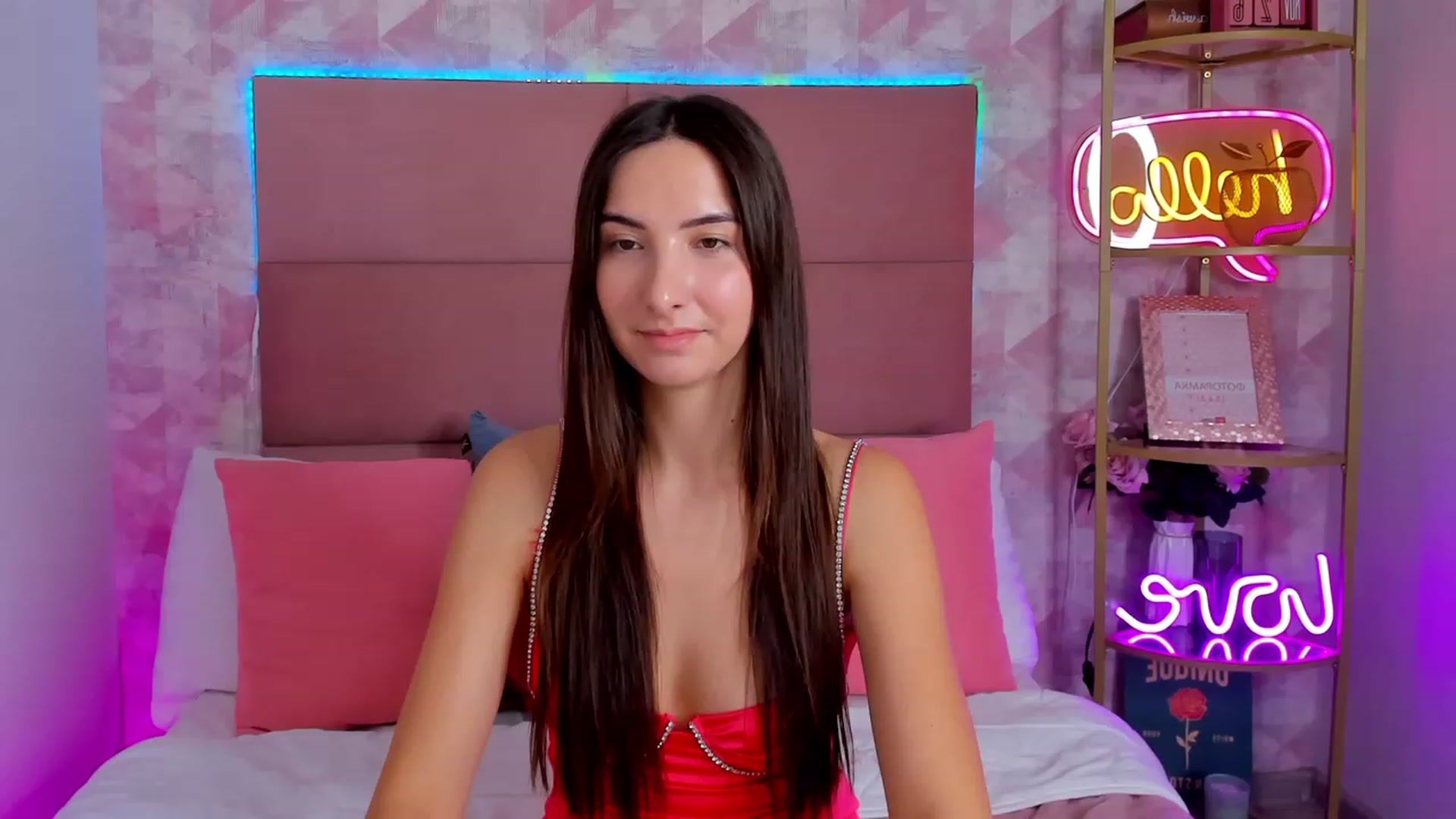 Gallery image thumbnail from KeliRose's myfreecams stream on, 12/07/2023, 09:10 image 18 of 20