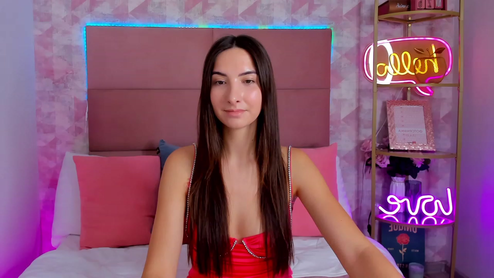 Gallery image thumbnail from KeliRose's myfreecams stream on, 12/07/2023, 09:10 image 19 of 20