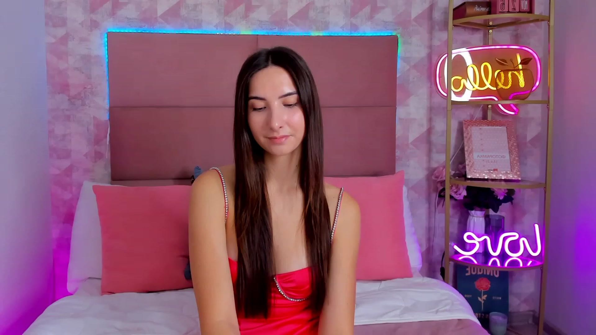 Gallery image thumbnail from KeliRose's myfreecams stream on, 12/07/2023, 09:10 image 9 of 20