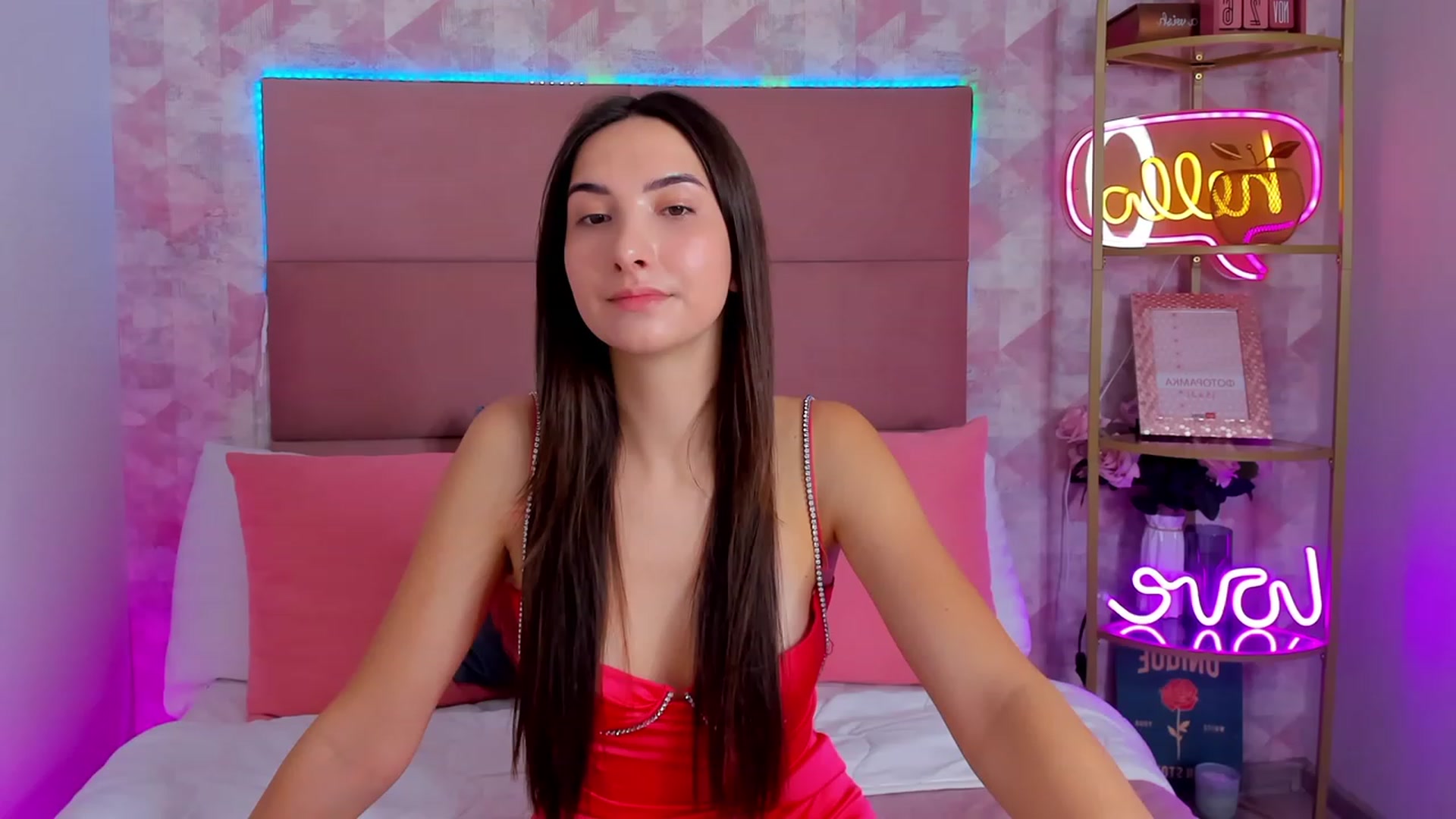 Gallery image thumbnail from KeliRose's myfreecams stream on, 12/07/2023, 09:10 image 6 of 20