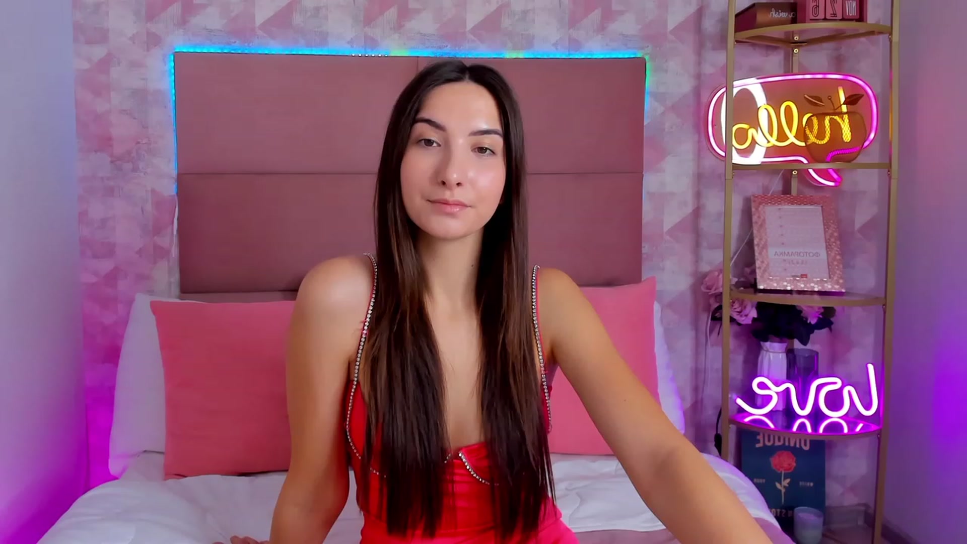 Gallery image thumbnail from KeliRose's myfreecams stream on, 12/07/2023, 09:10 image 14 of 20
