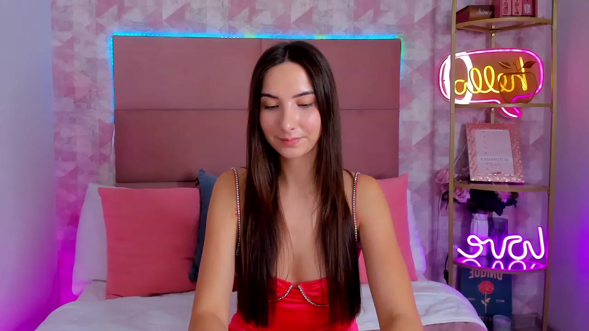Gallery image thumbnail from KeliRose's myfreecams stream on, 12/07/2023, 11:05 image 19 of 20