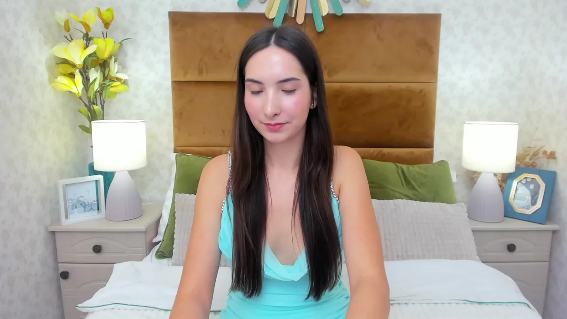 Gallery image thumbnail from KeliRose's myfreecams stream on, 12/08/2023, 14:35 image 9 of 20