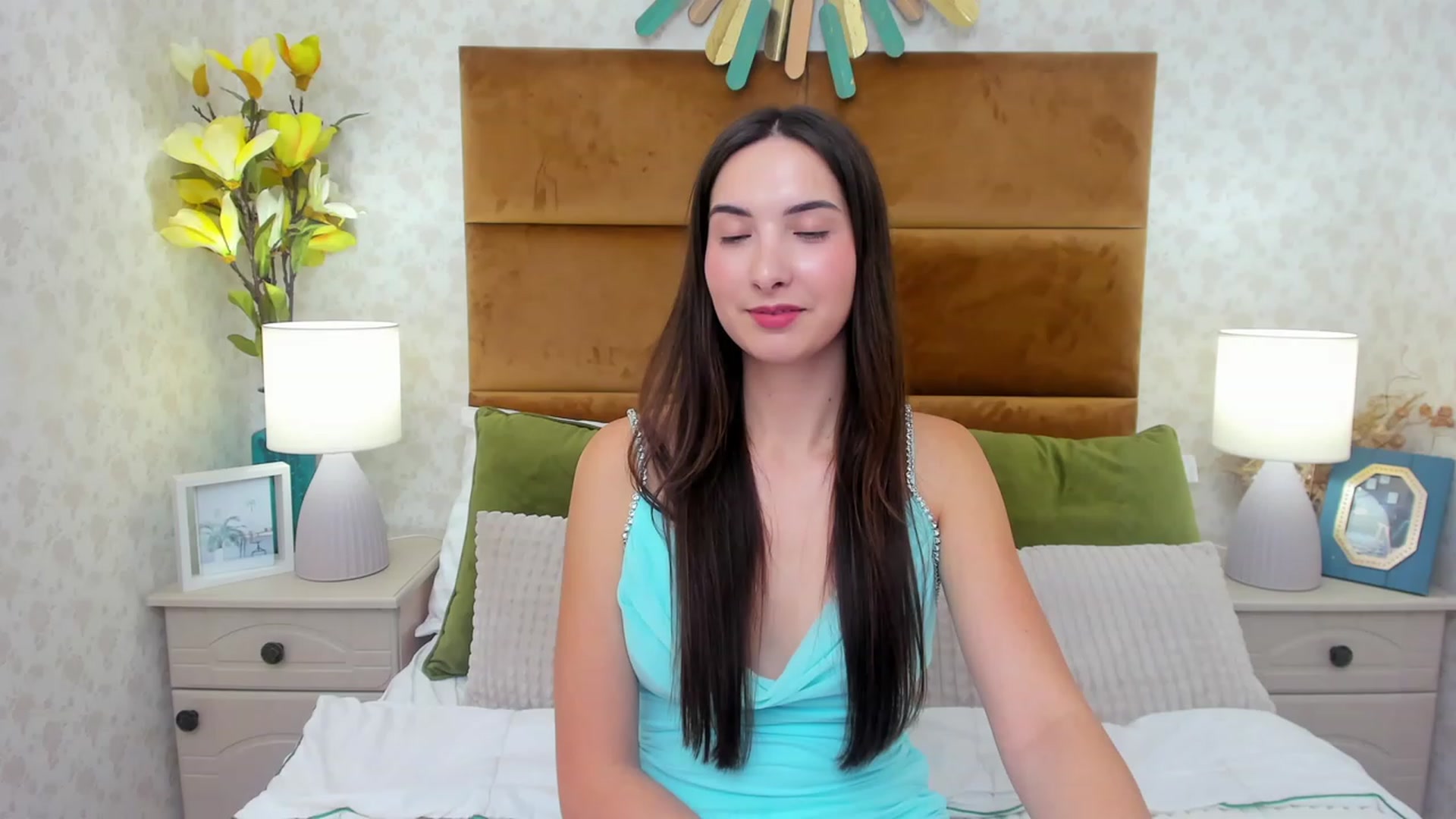 Gallery image thumbnail from KeliRose's myfreecams stream on, 12/08/2023, 18:07 image 8 of 20