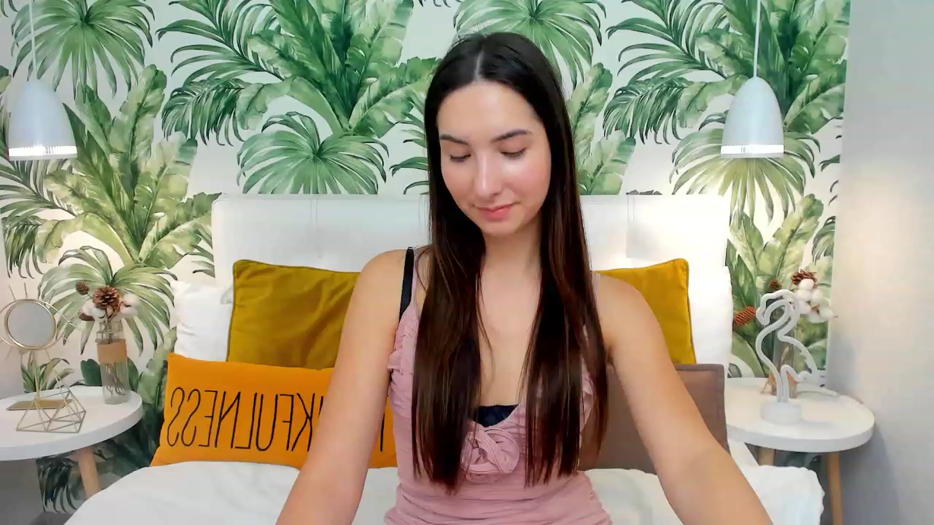 Gallery image thumbnail from KeliRose's myfreecams stream on, 12/10/2023, 11:54 image 17 of 20