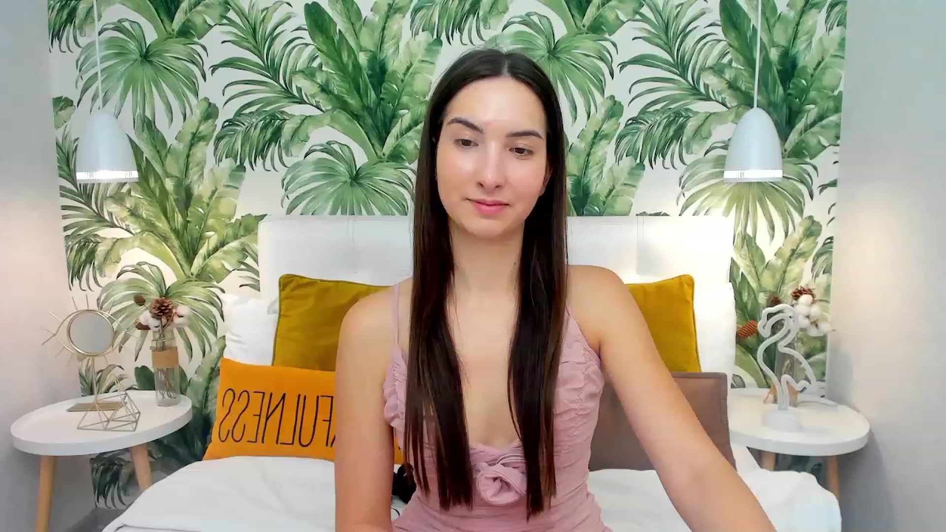 Gallery image thumbnail from KeliRose's myfreecams stream on, 12/10/2023, 12:57 image 3 of 20