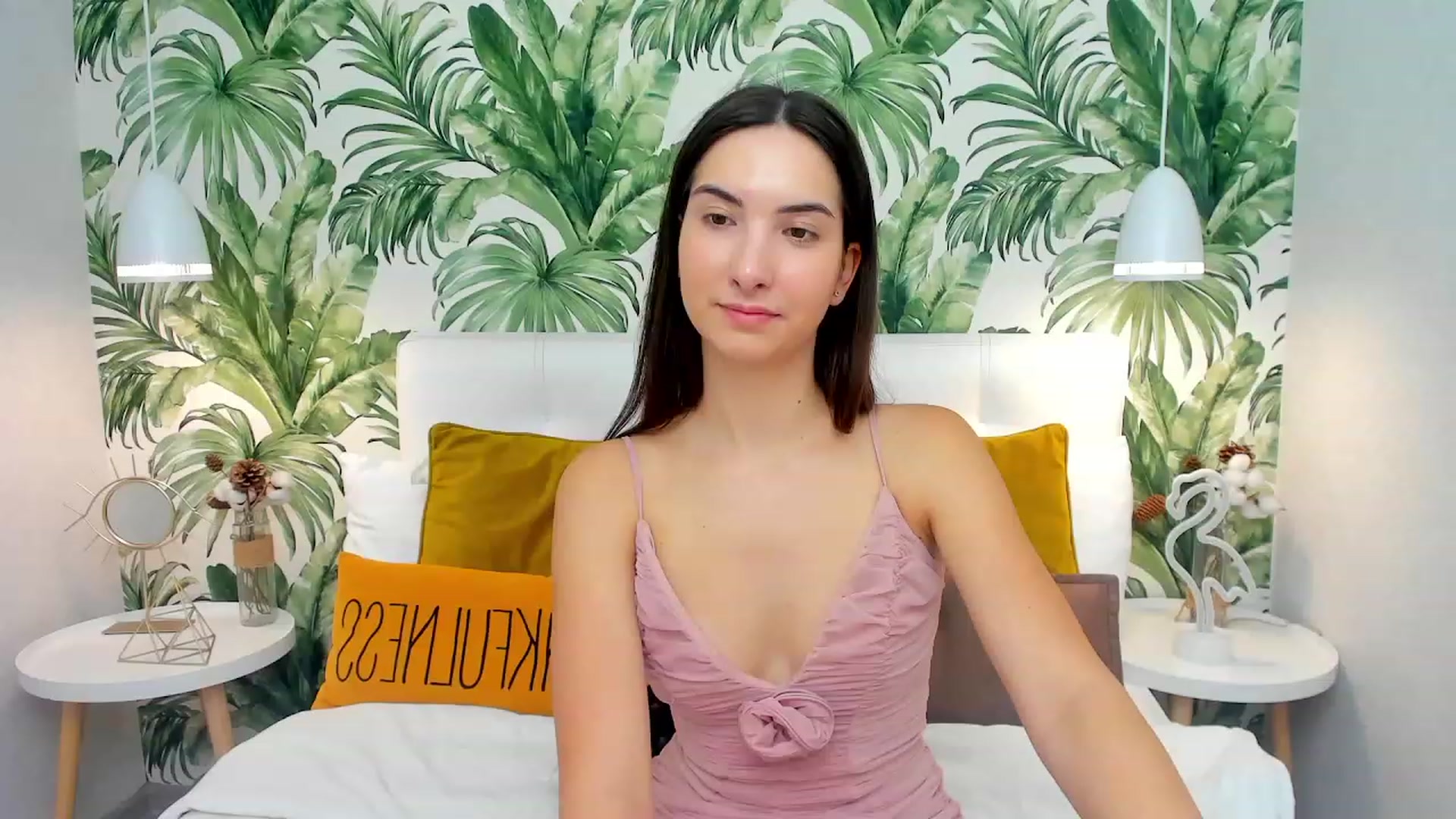 Gallery image thumbnail from KeliRose's myfreecams stream on, 12/10/2023, 12:57 image 13 of 20