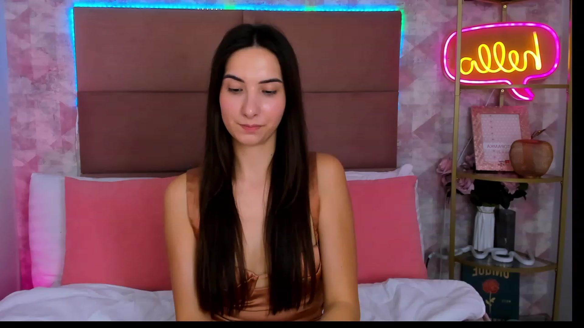 Gallery image thumbnail from KeliRose's myfreecams stream on, 12/12/2023, 13:00 image 8 of 20