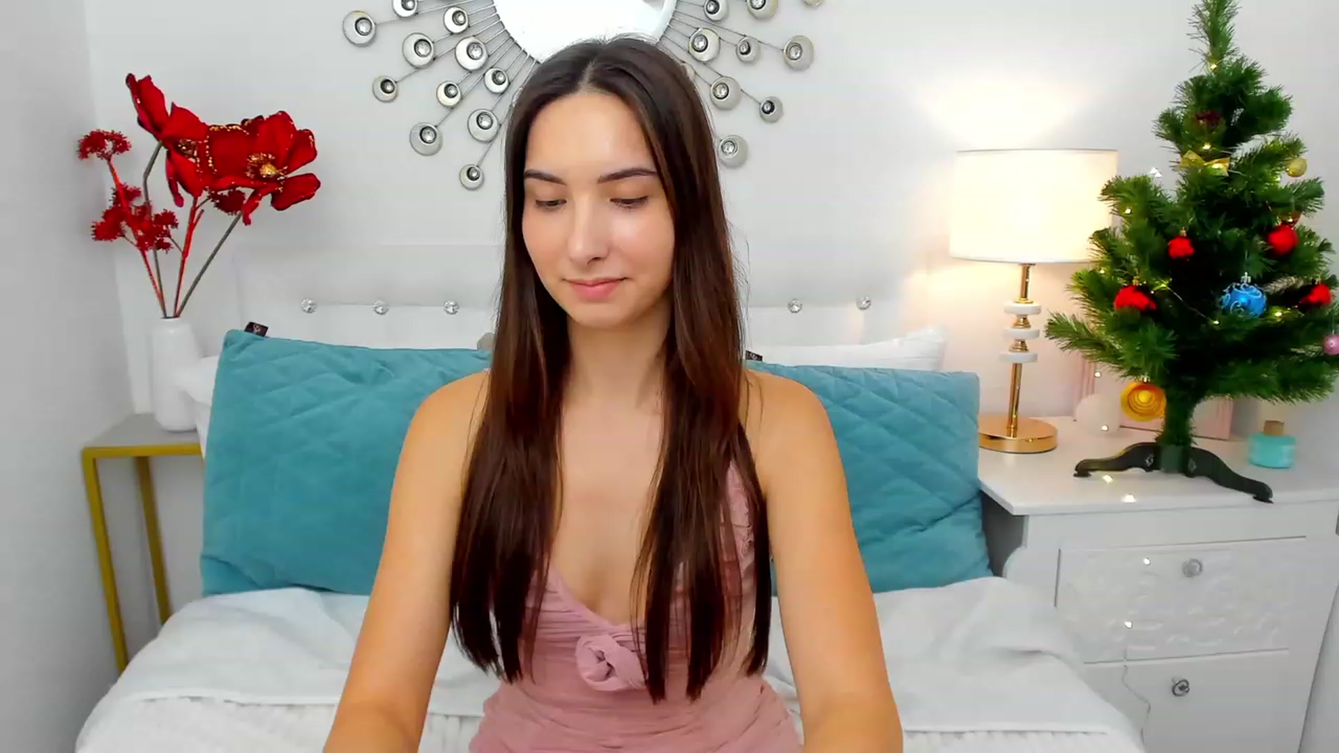 Gallery image thumbnail from KeliRose's myfreecams stream on, 12/15/2023, 16:04 image 4 of 20