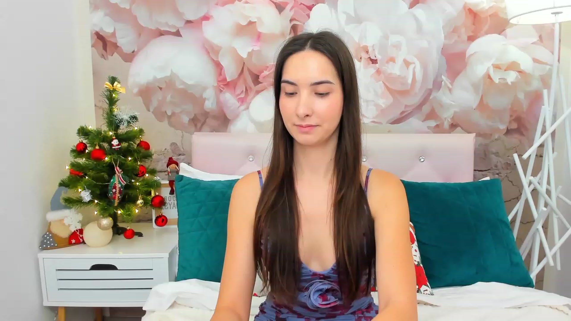 Gallery image thumbnail from KeliRose's myfreecams stream on, 12/16/2023, 13:01 image 8 of 20