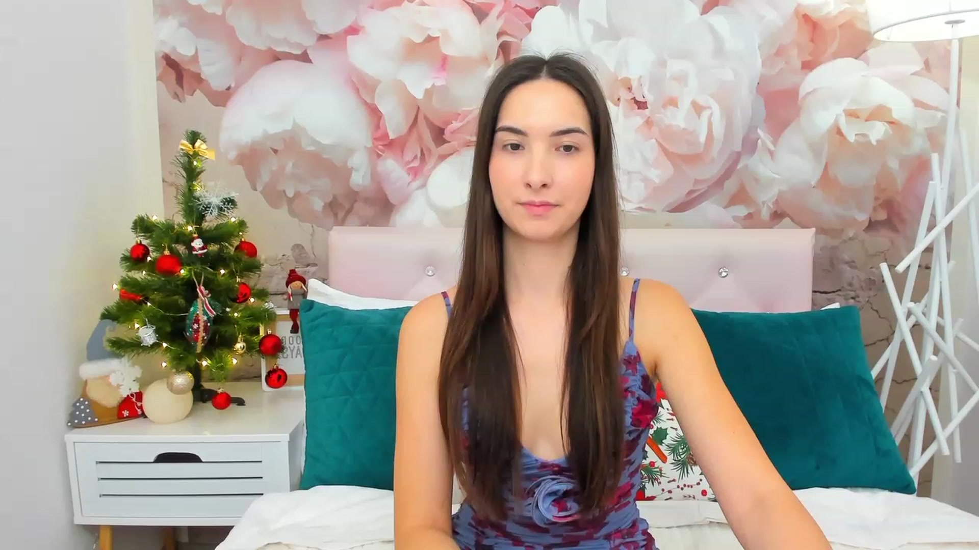 Gallery image thumbnail from KeliRose's myfreecams stream on, 12/16/2023, 13:01 image 16 of 20