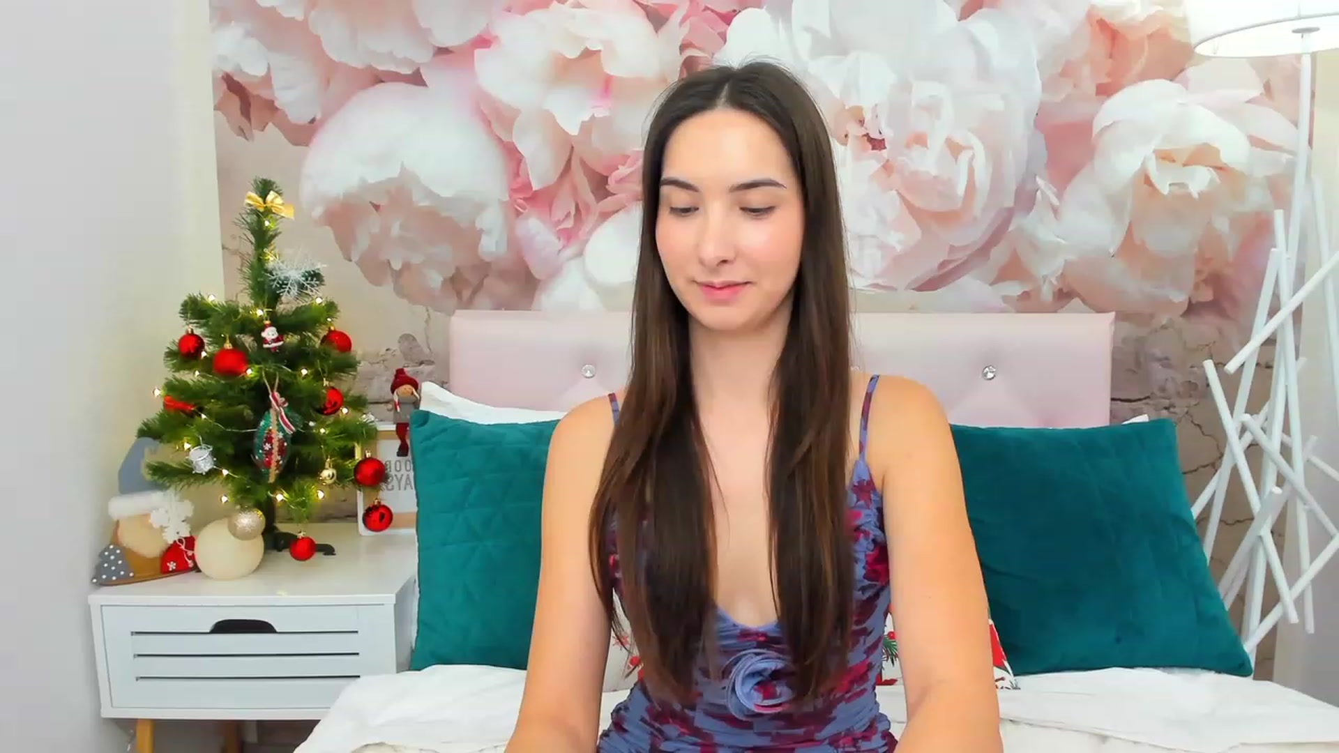 Gallery image thumbnail from KeliRose's myfreecams stream on, 12/16/2023, 13:01 image 14 of 20