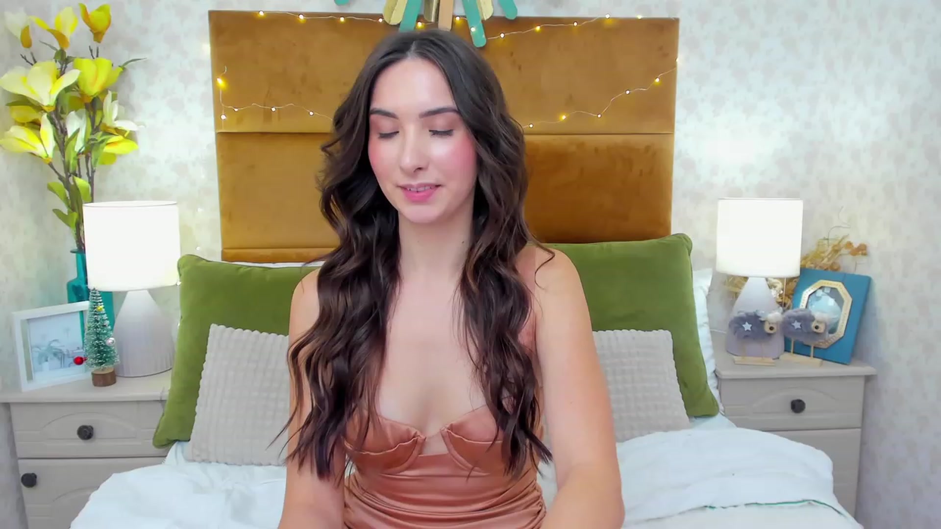 Gallery image thumbnail from KeliRose's myfreecams stream on, 12/17/2023, 14:15 image 1 of 20