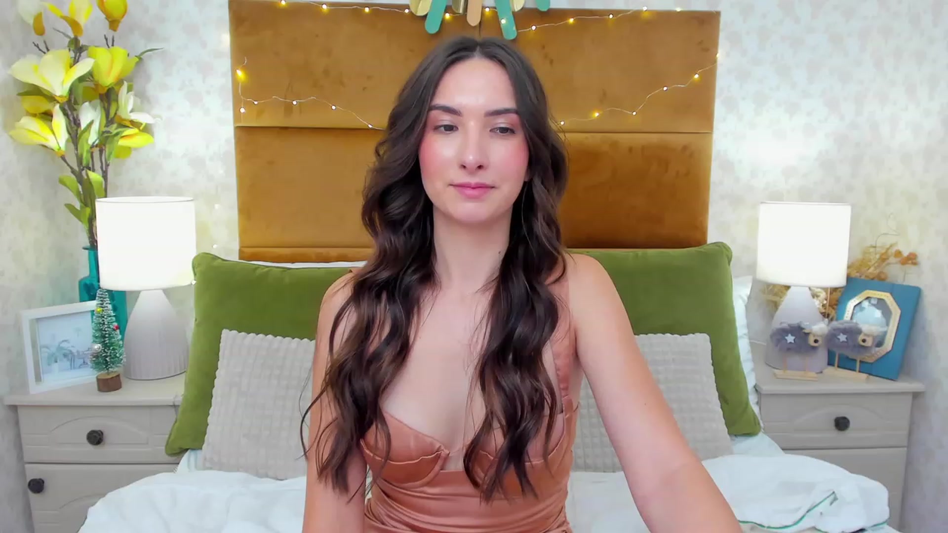 Gallery image thumbnail from KeliRose's myfreecams stream on, 12/17/2023, 19:22 image 1 of 20