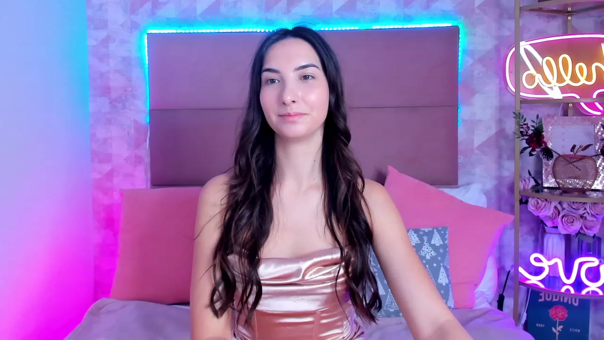 Gallery image thumbnail from KeliRose's myfreecams stream on, 12/22/2023, 15:08 image 10 of 20