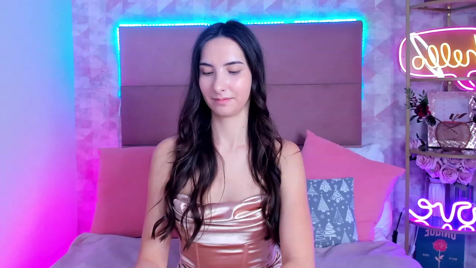 Gallery image thumbnail from KeliRose's myfreecams stream on, 12/22/2023, 15:08 image 8 of 20
