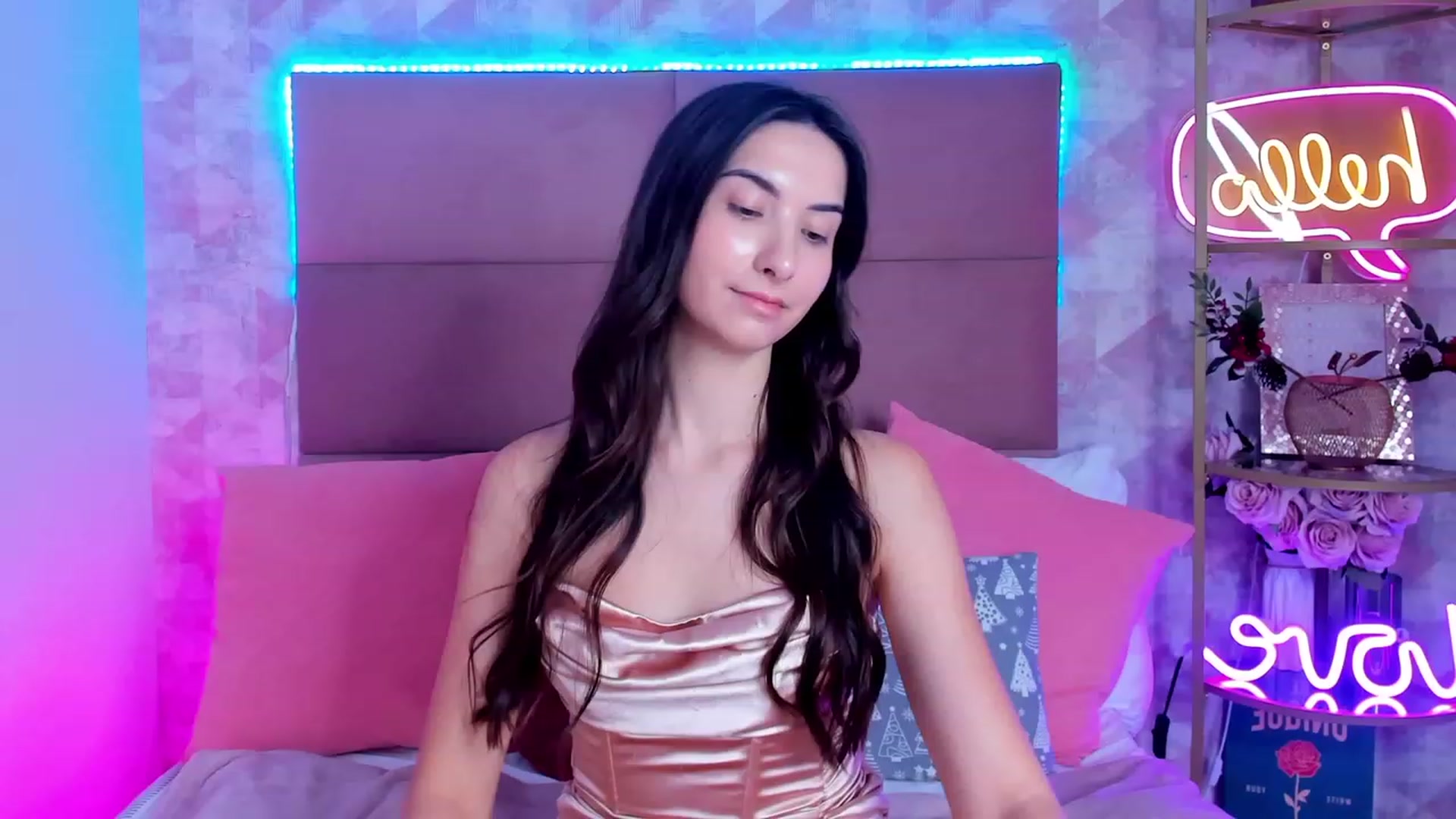 Gallery image thumbnail from KeliRose's myfreecams stream on, 12/22/2023, 19:38 image 13 of 20