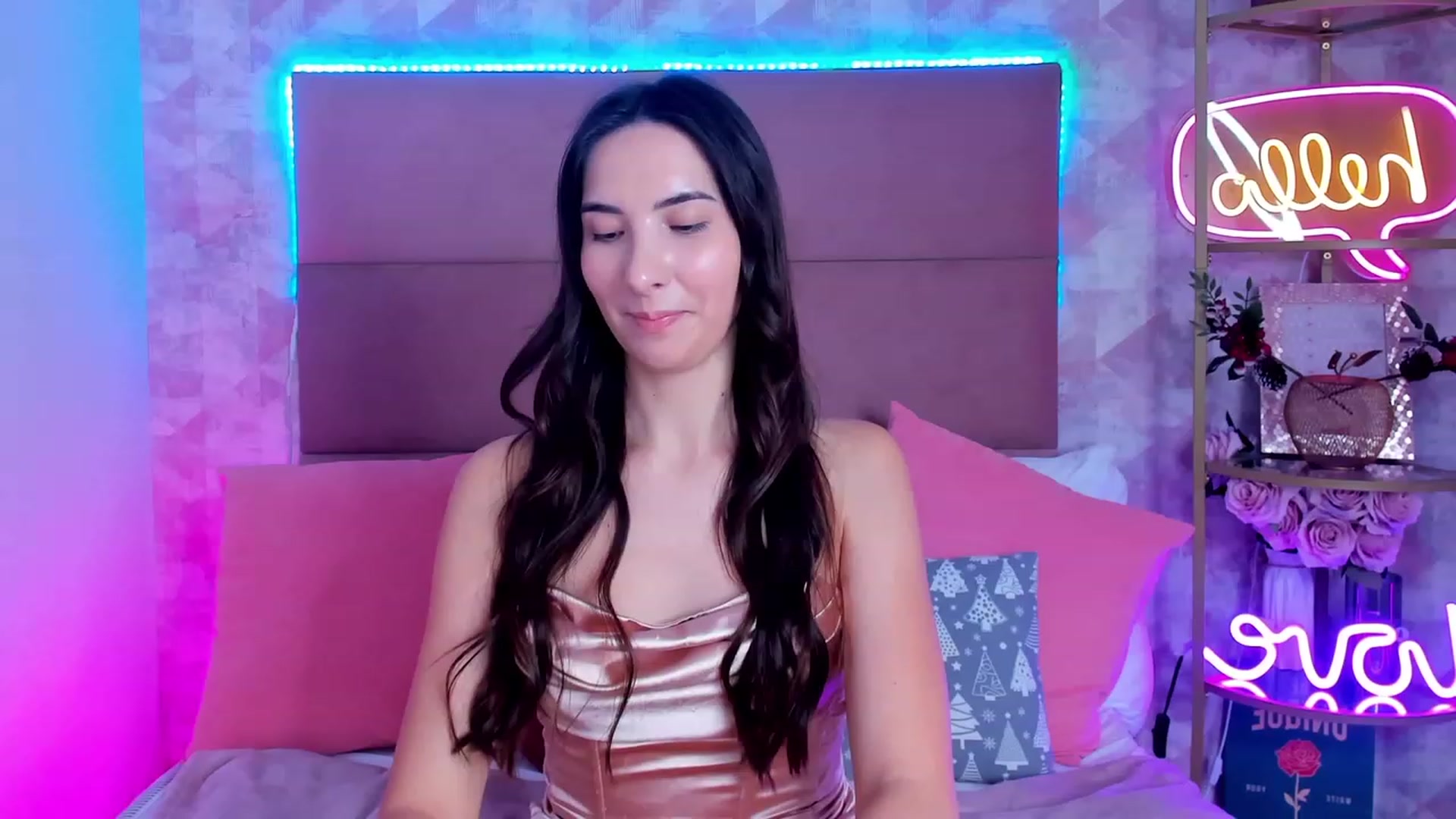Gallery image thumbnail from KeliRose's myfreecams stream on, 12/22/2023, 19:38 image 12 of 20
