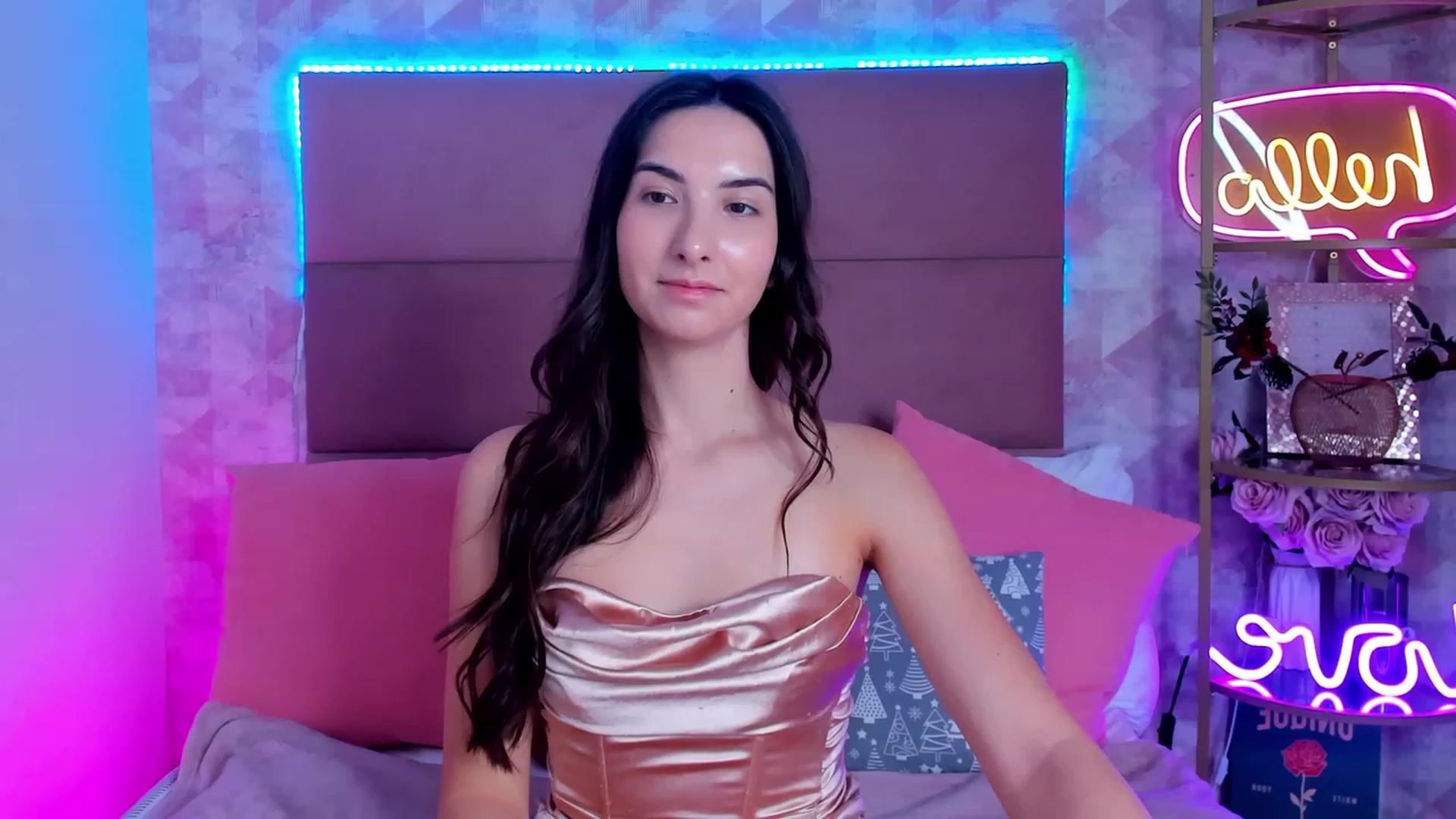 Gallery image thumbnail from KeliRose's myfreecams stream on, 12/22/2023, 19:38 image 18 of 20