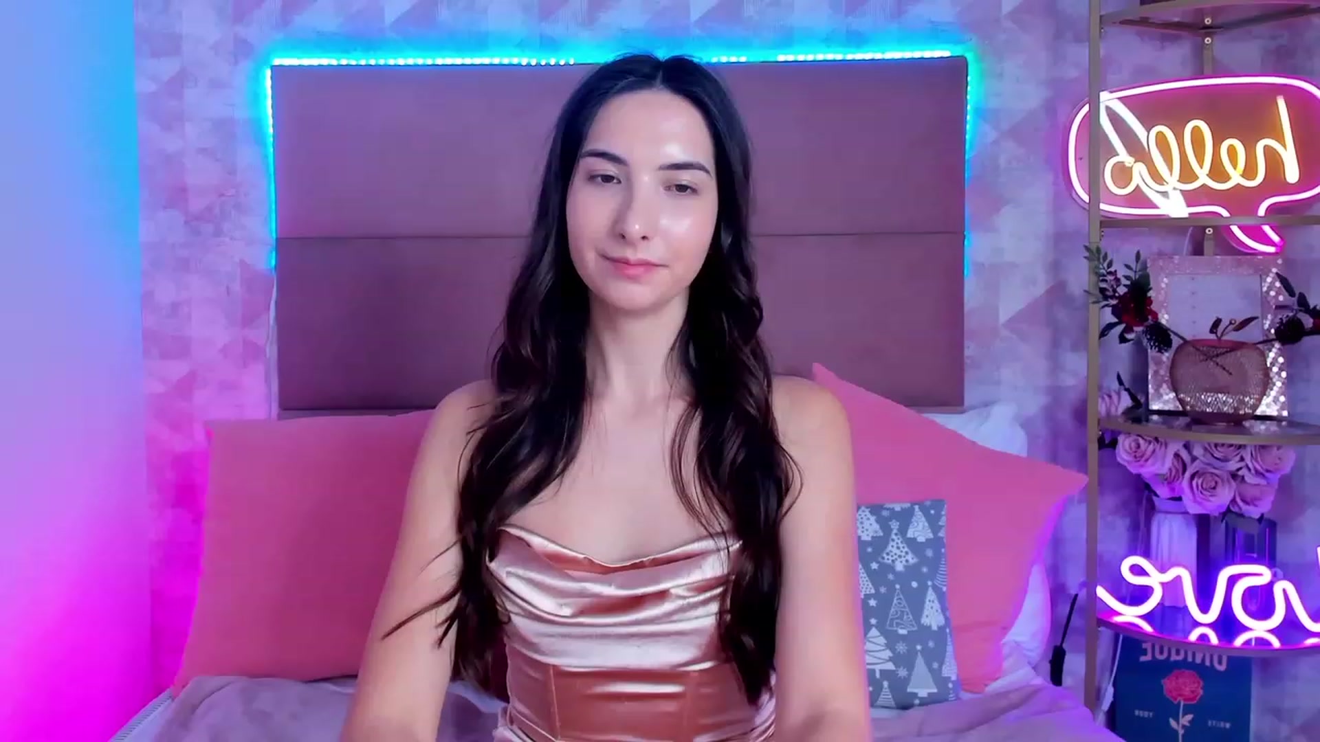 Gallery image thumbnail from KeliRose's myfreecams stream on, 12/22/2023, 19:38 image 17 of 20