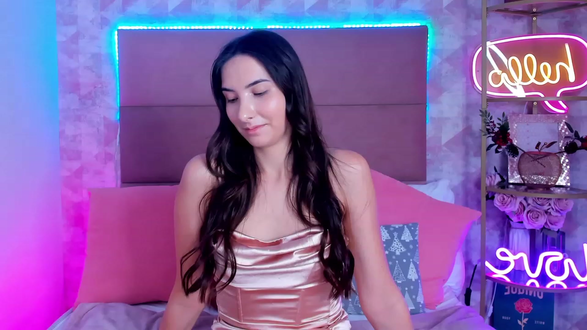 Gallery image thumbnail from KeliRose's myfreecams stream on, 12/22/2023, 19:38 image 16 of 20
