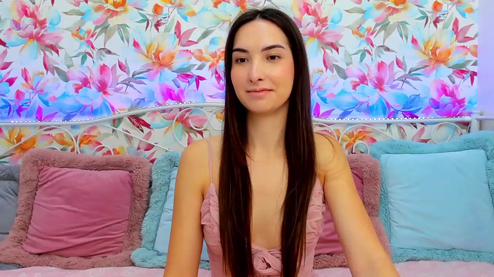 Gallery image thumbnail from KeliRose's myfreecams stream on, 12/25/2023, 13:50 image 20 of 20