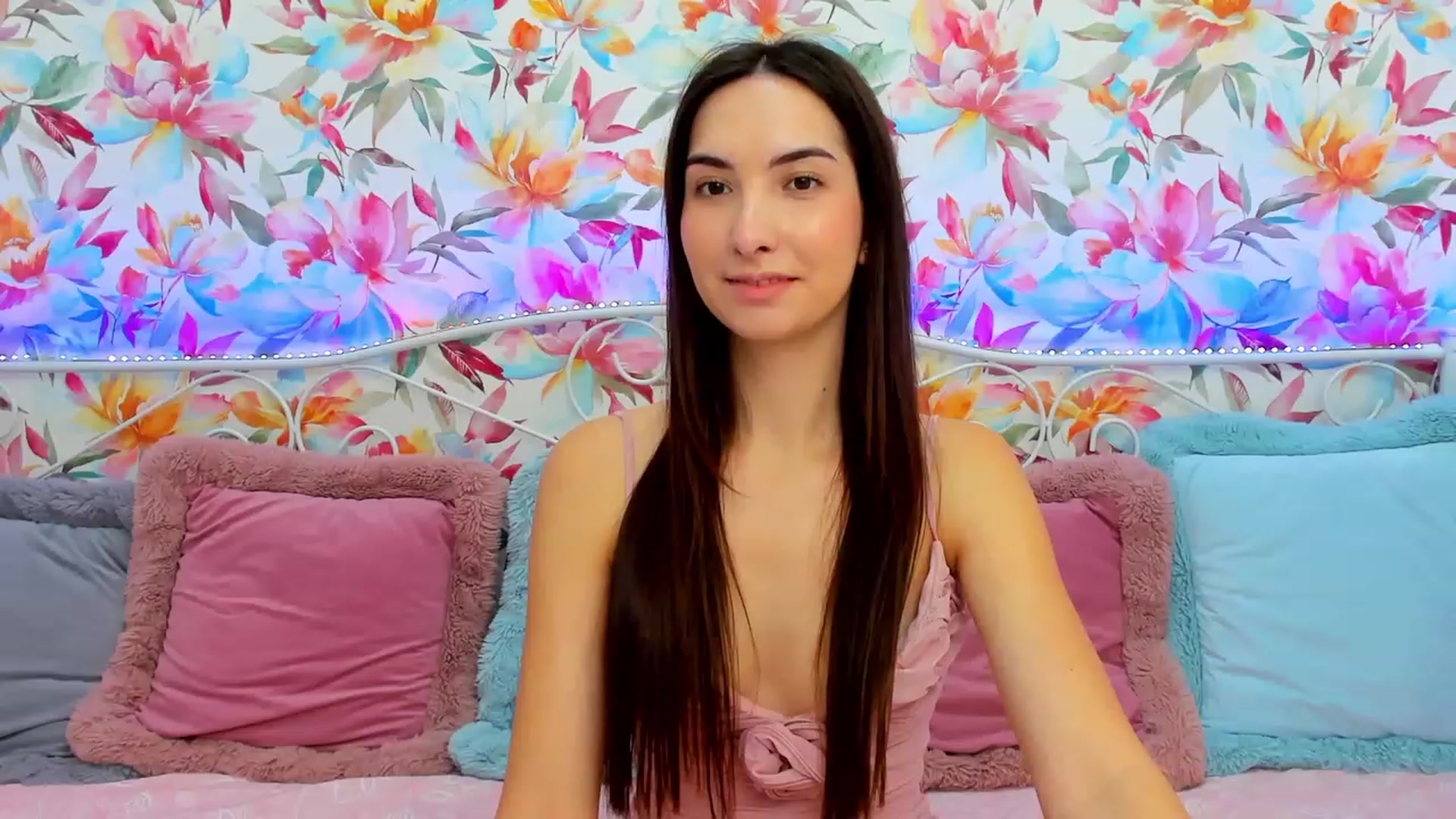 Gallery image thumbnail from KeliRose's myfreecams stream on, 12/25/2023, 13:50 image 6 of 20