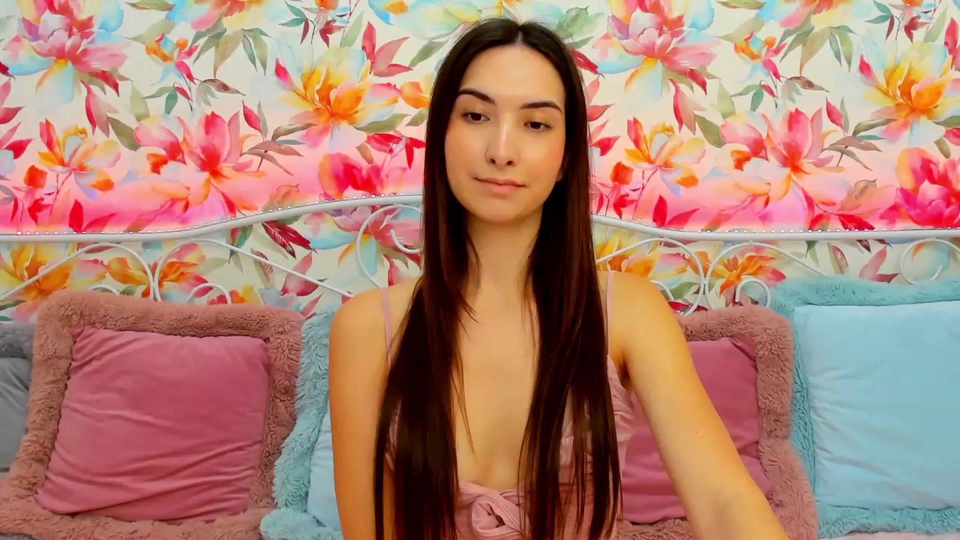 Gallery image thumbnail from KeliRose's myfreecams stream on, 12/25/2023, 15:32 image 19 of 20