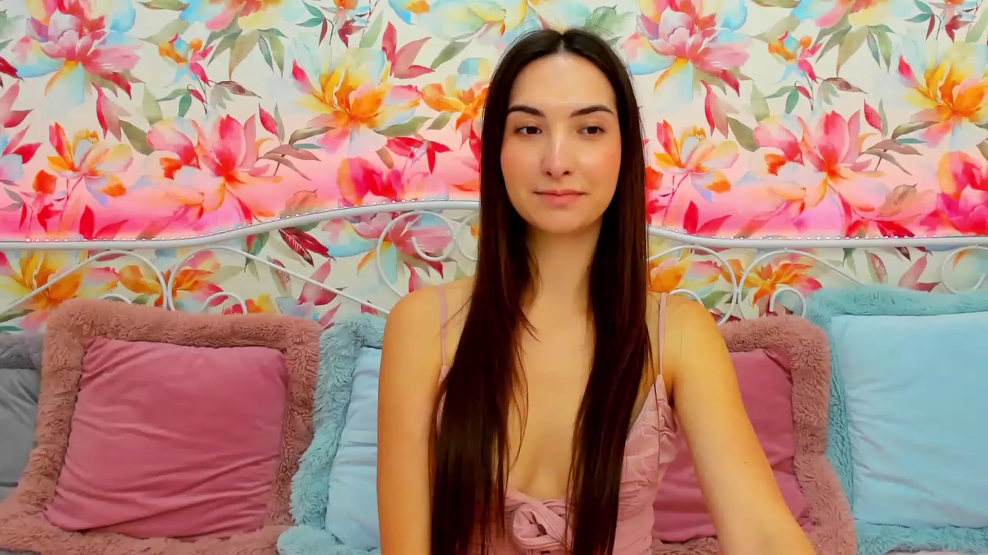 Gallery image thumbnail from KeliRose's myfreecams stream on, 12/25/2023, 15:32 image 16 of 20