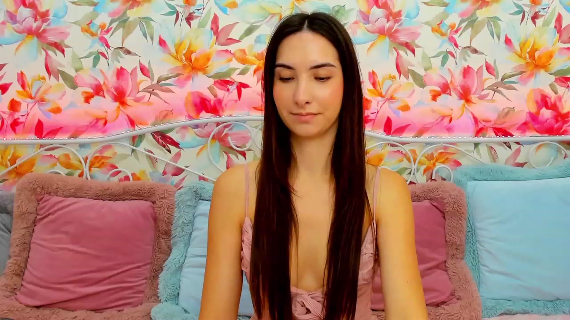 Gallery image thumbnail from KeliRose's myfreecams stream on, 12/25/2023, 15:32 image 11 of 20