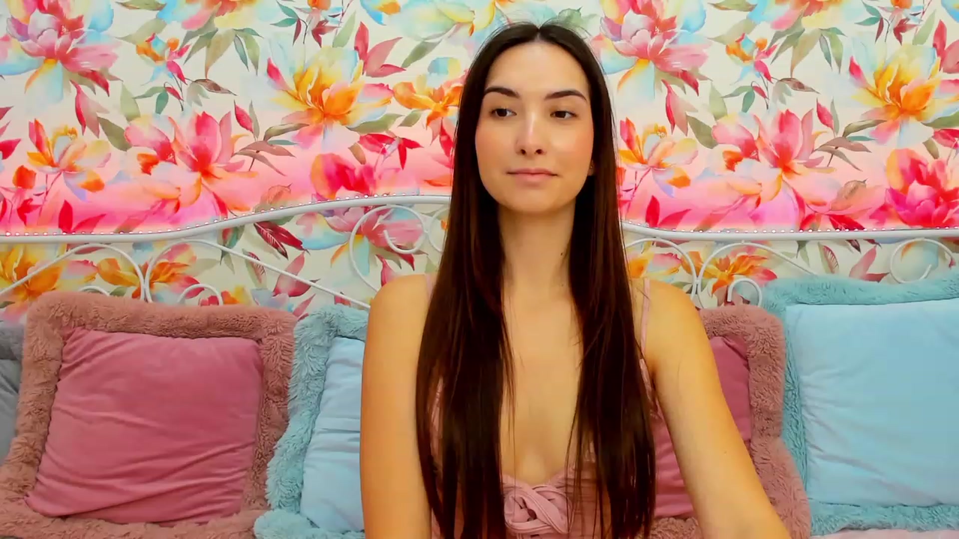 Gallery image thumbnail from KeliRose's myfreecams stream on, 12/25/2023, 15:32 image 6 of 20