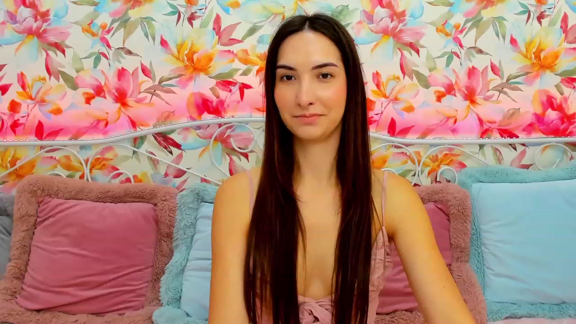 Gallery image thumbnail from KeliRose's myfreecams stream on, 12/25/2023, 15:32 image 8 of 20