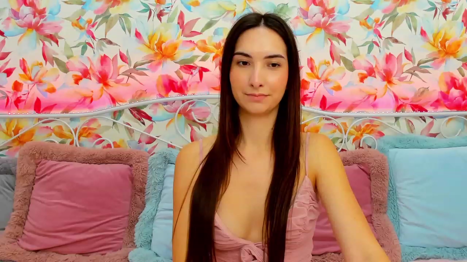Gallery image thumbnail from KeliRose's myfreecams stream on, 12/25/2023, 15:32 image 15 of 20