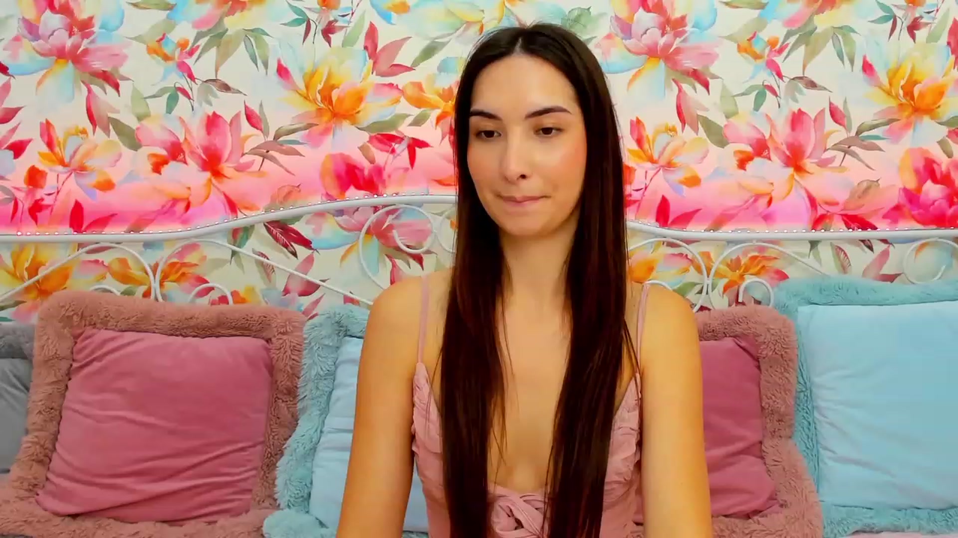 Gallery image thumbnail from KeliRose's myfreecams stream on, 12/25/2023, 15:32 image 13 of 20