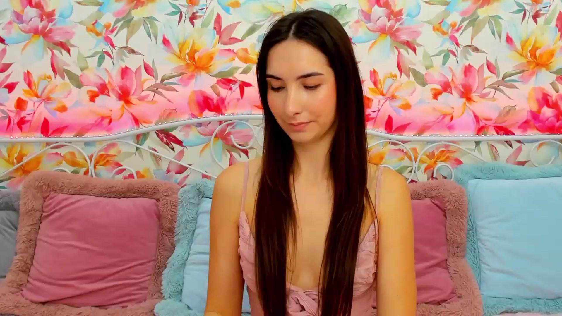 Gallery image thumbnail from KeliRose's myfreecams stream on, 12/25/2023, 15:32 image 14 of 20