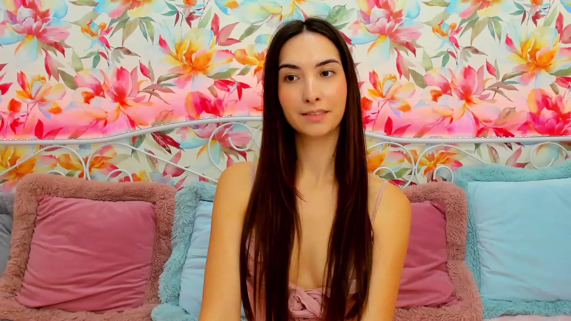 Gallery image thumbnail from KeliRose's myfreecams stream on, 12/25/2023, 15:32 image 7 of 20