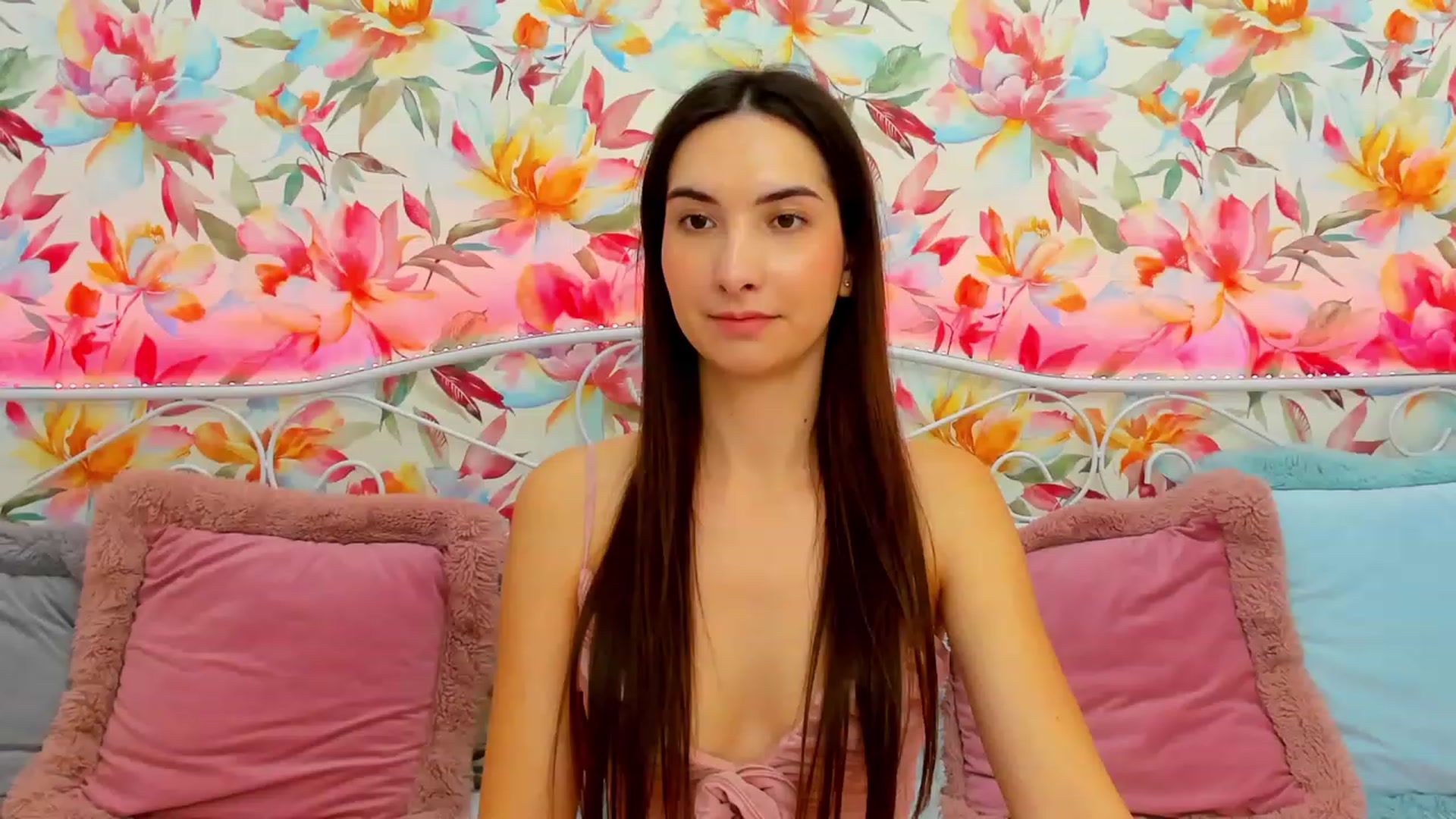 Gallery image thumbnail from KeliRose's myfreecams stream on, 12/25/2023, 17:29 image 4 of 20