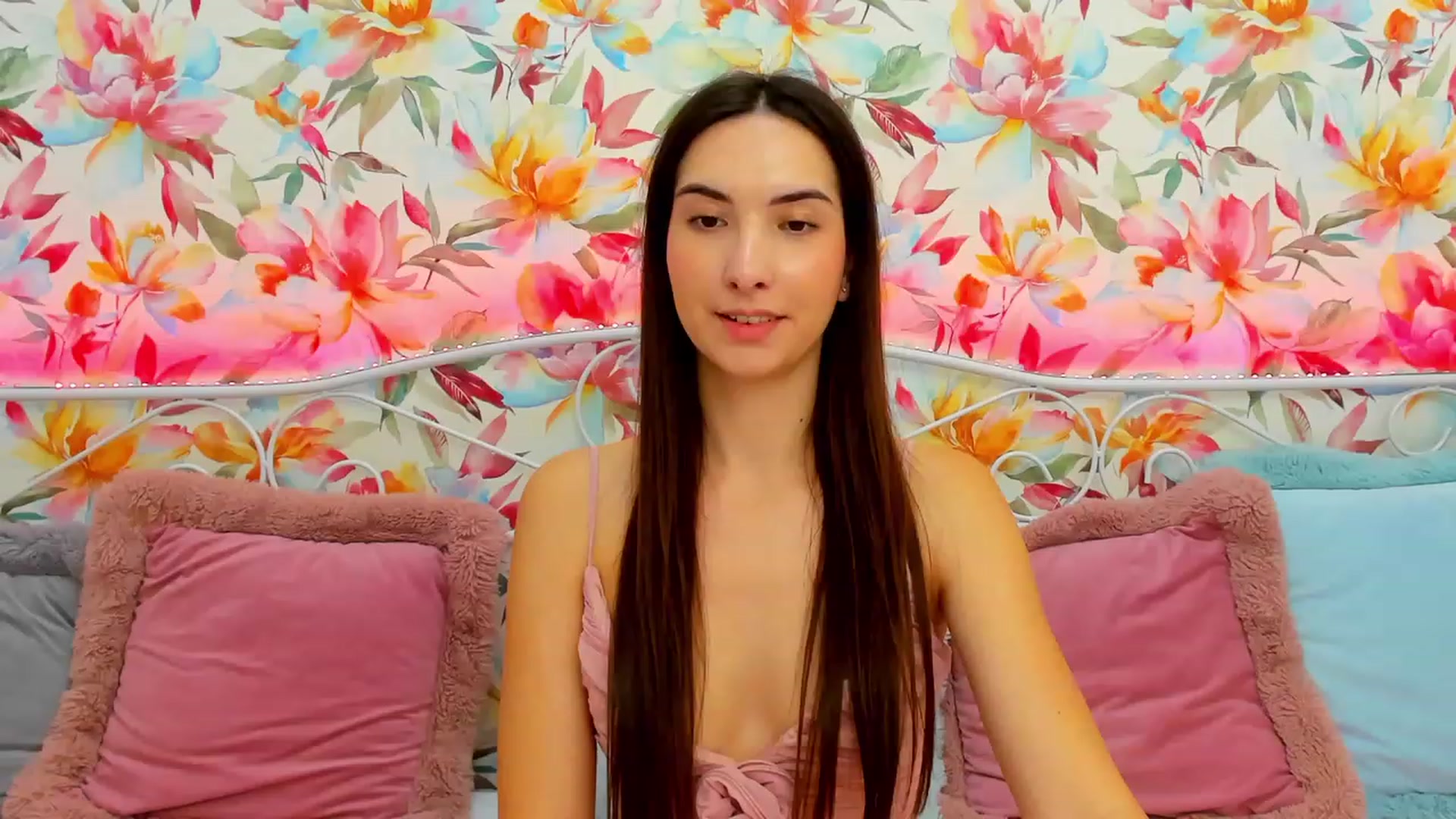 Gallery image thumbnail from KeliRose's myfreecams stream on, 12/25/2023, 17:29 image 6 of 20
