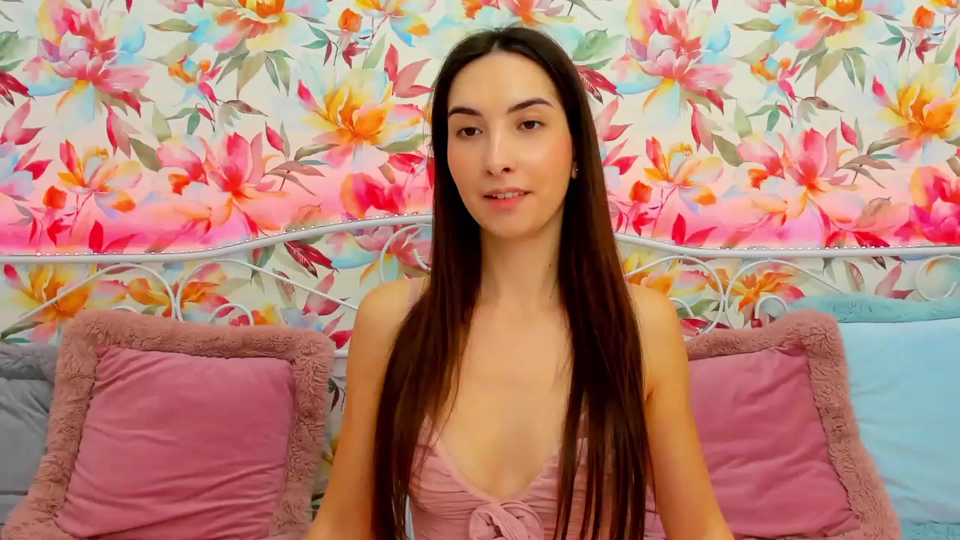 Gallery image thumbnail from KeliRose's myfreecams stream on, 12/25/2023, 17:29 image 9 of 20