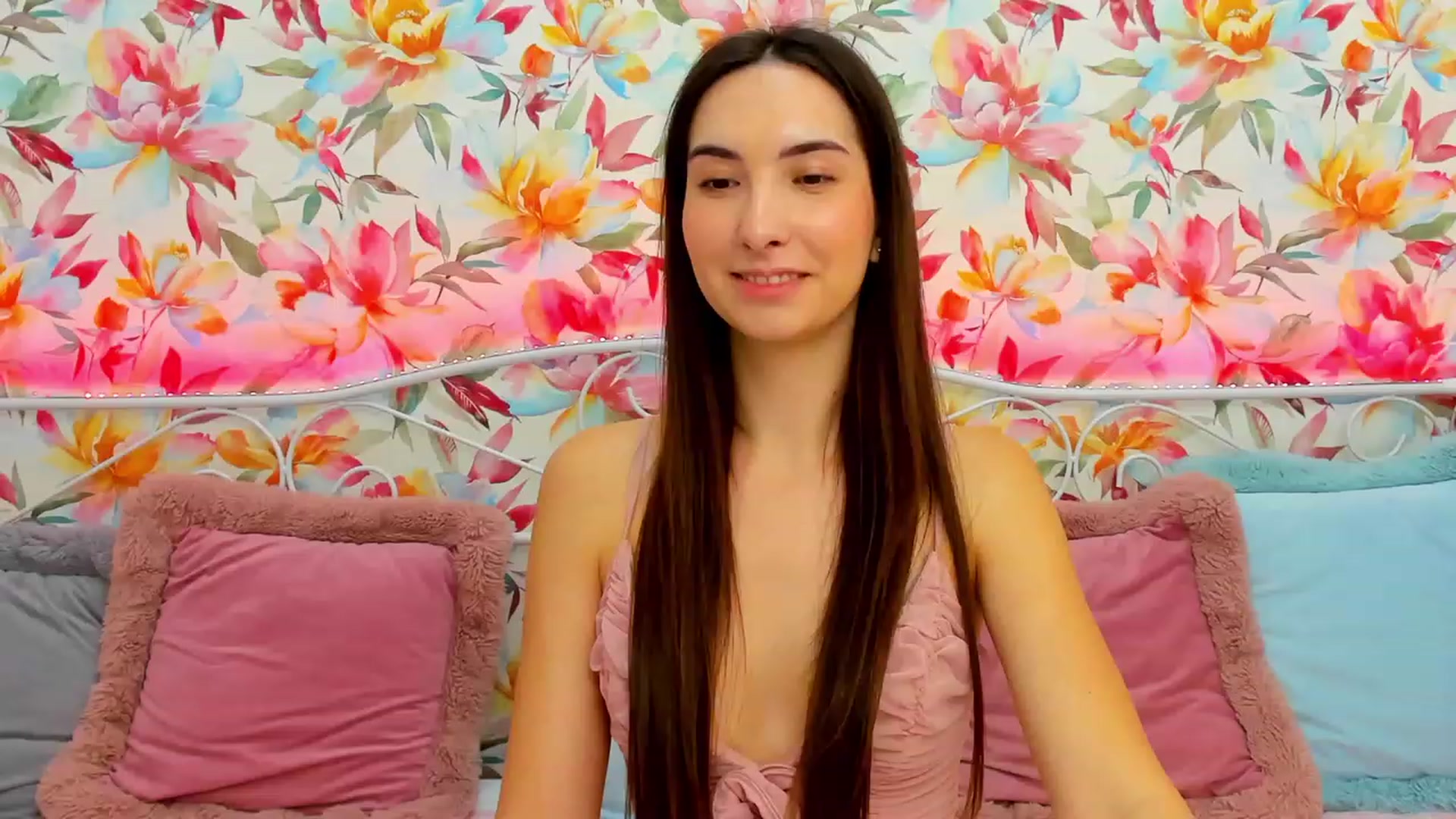 Gallery image thumbnail from KeliRose's myfreecams stream on, 12/25/2023, 17:29 image 19 of 20
