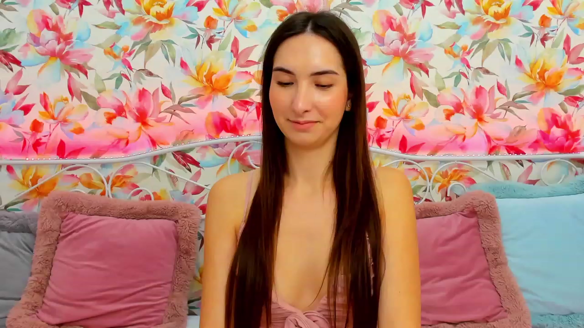 Gallery image thumbnail from KeliRose's myfreecams stream on, 12/25/2023, 17:29 image 20 of 20