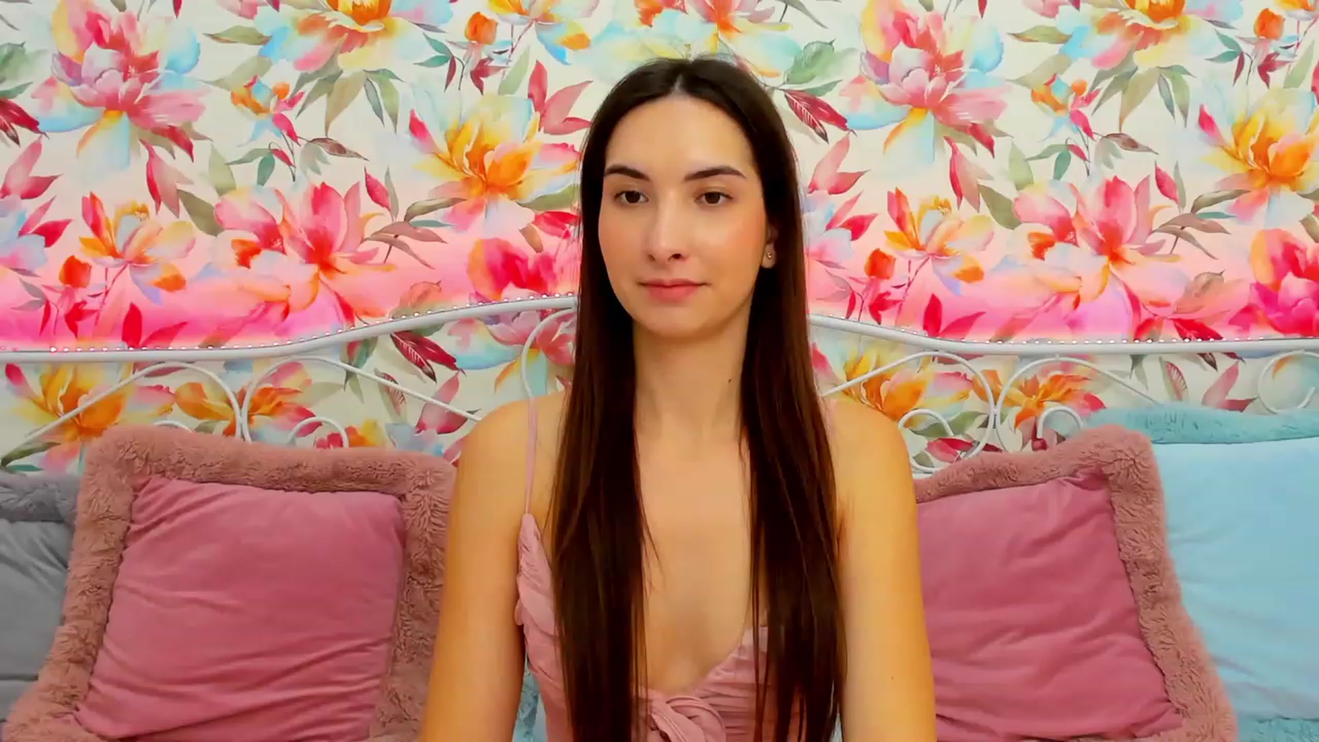 Gallery image thumbnail from KeliRose's myfreecams stream on, 12/25/2023, 17:29 image 3 of 20