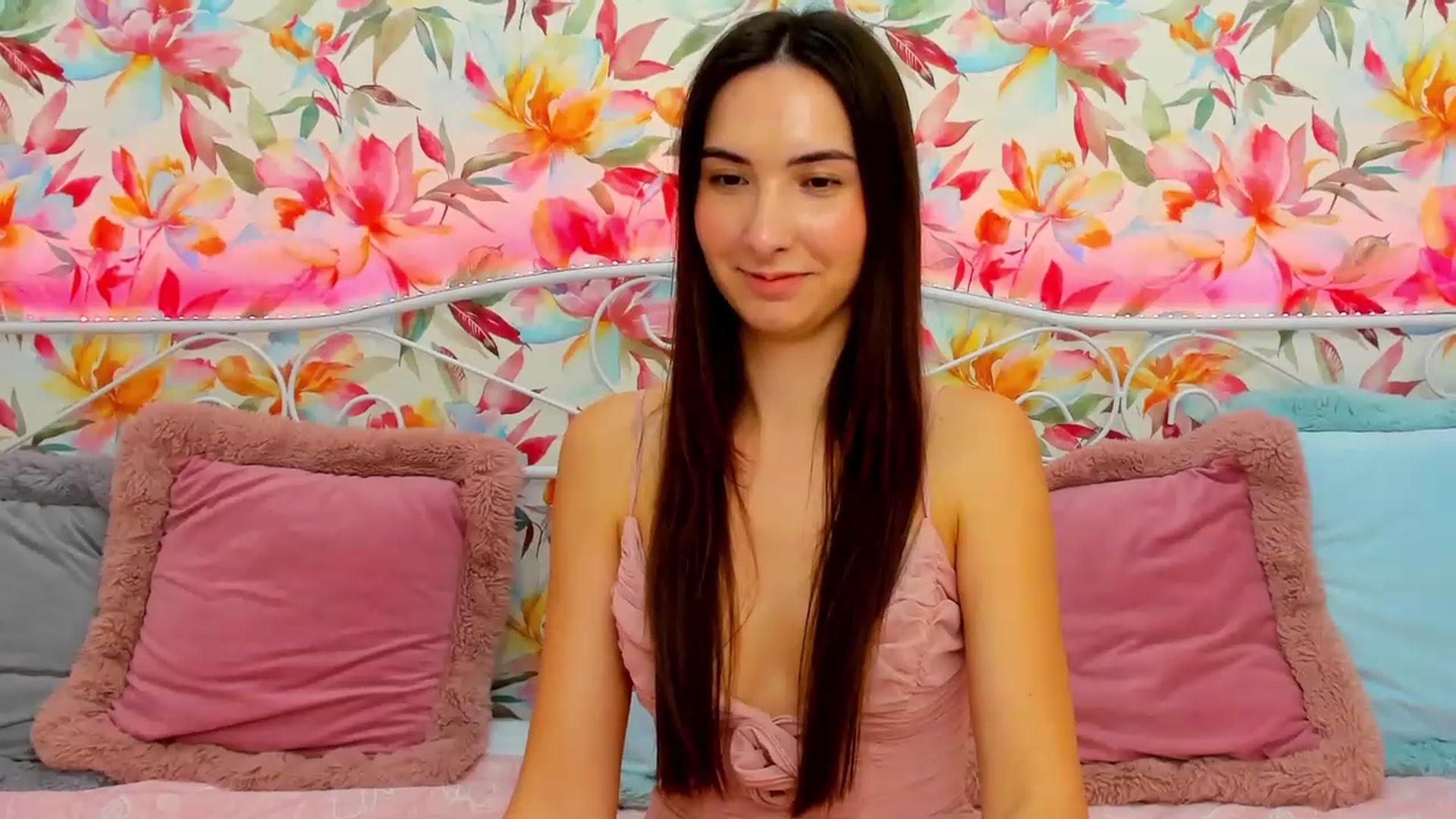 Gallery image thumbnail from KeliRose's myfreecams stream on, 12/25/2023, 20:02 image 20 of 20