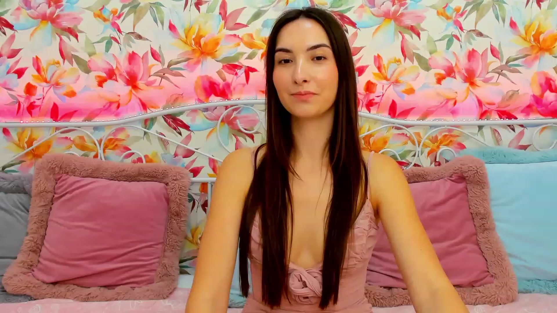 Gallery image thumbnail from KeliRose's myfreecams stream on, 12/25/2023, 20:02 image 9 of 20