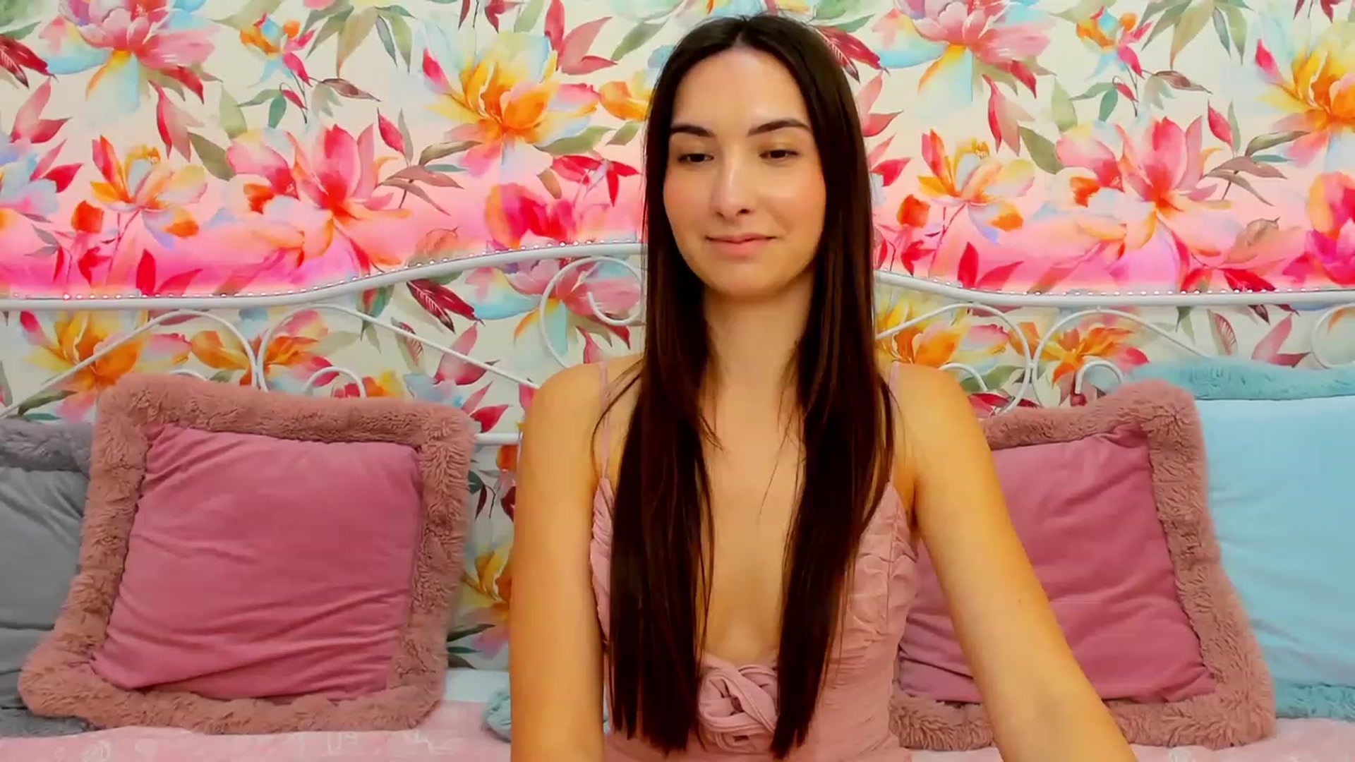 Gallery image thumbnail from KeliRose's myfreecams stream on, 12/25/2023, 20:02 image 11 of 20
